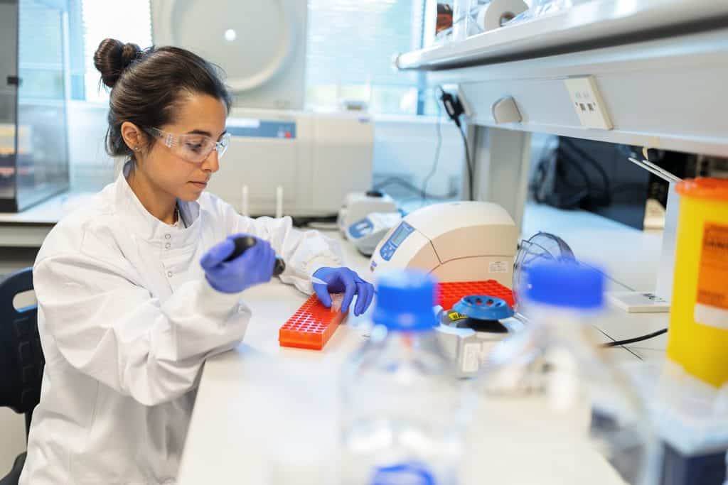 Axol-Bioscience-human-iPSC-image-3Z0A4594.jpg